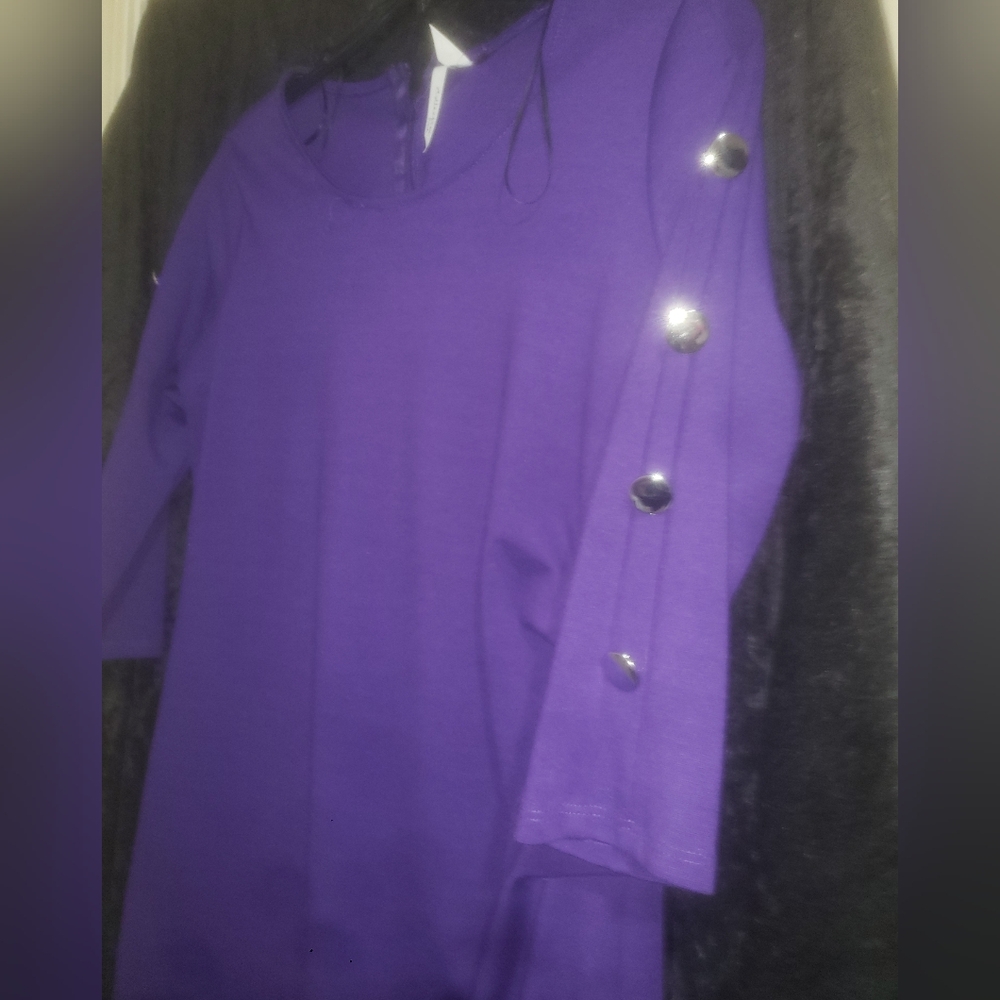 Dress - Picture 2 of 4
